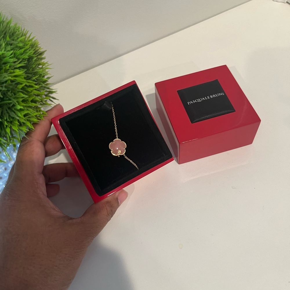 Pasquale Bruni gold petit joli diamond pink chalcedony clover flower bracelet